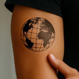 Weltkugel mit Koordinaten Tattoo
