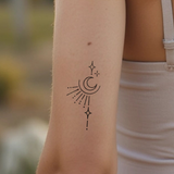Kleiner Mond, Sterne und Sonne Elemente Tattoo