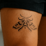 Große Totenkopf Motte Tattoo