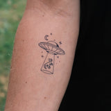 Raumschiff fängt Dino