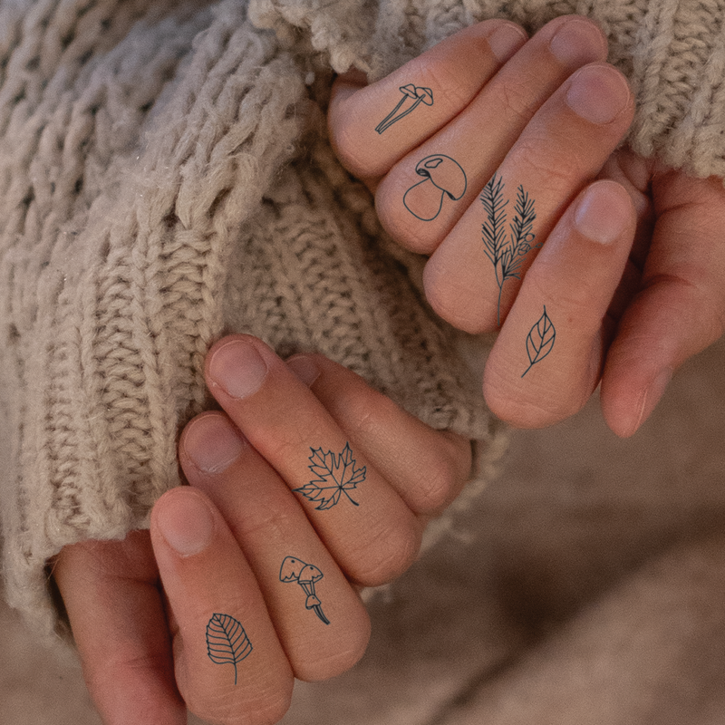 Herbst Finger Tattoos