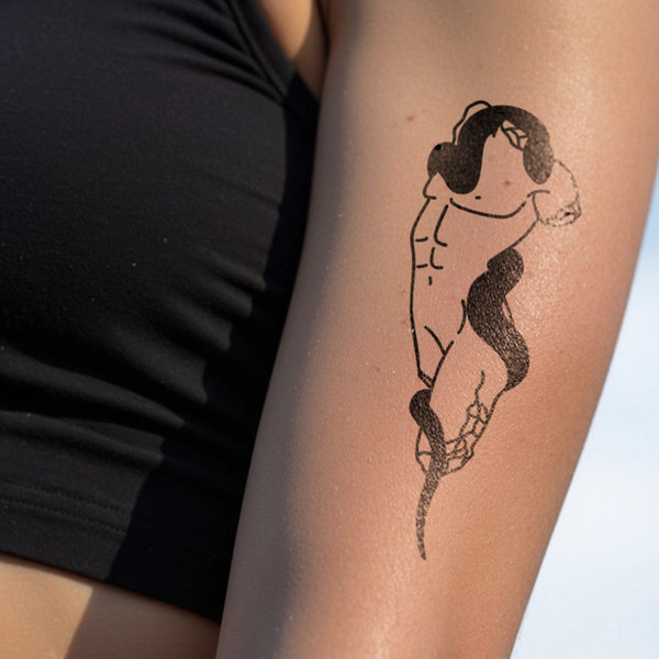 Griechische Statue mit Schlange Tattoo