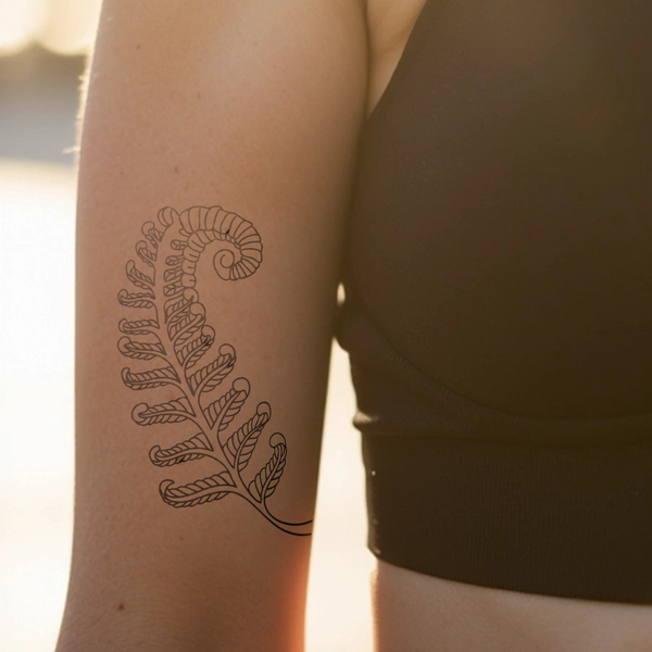 Pflanzenranke Biegung Tattoo
