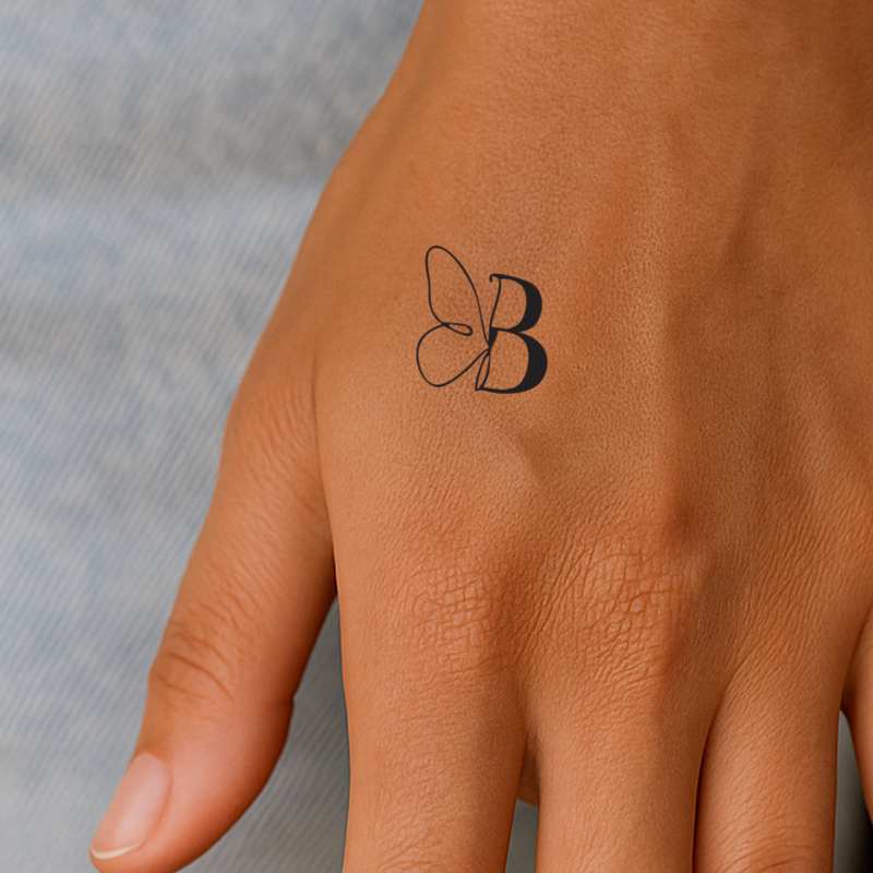 Schmetterling mit Initialen Tattoo (A-Z)