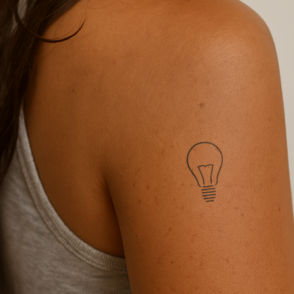 Glühbirne Tattoo